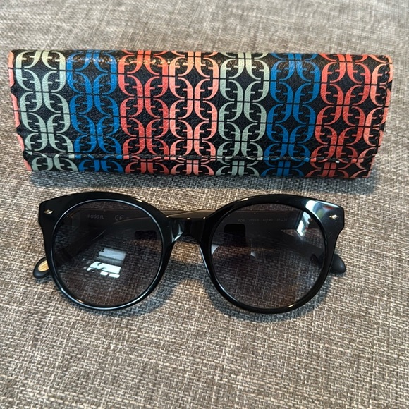 FOSSIL SUNGLASSES 🕶 - Picture 1 of 7